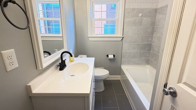 Building Photo - The 3 Bedroom In St. Matthews You've Been Looking For!