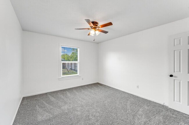 Building Photo - 6824 Forsythe Dr