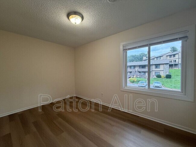 Building Photo - 54 Dawnwood Cir