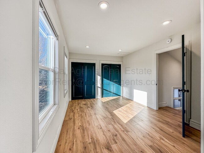 Building Photo - 201 Ashbury Ave