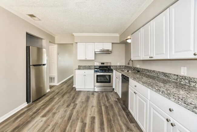 Building Photo - 1004 Richard Dr