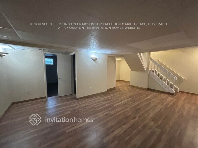 Building Photo - 5325 W 115th Pl