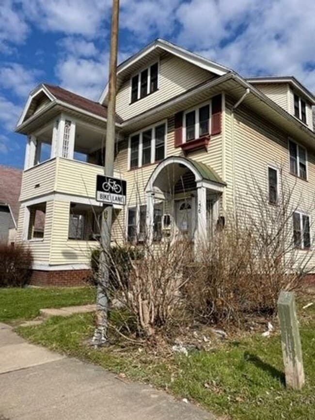 Building Photo - 154-156-156 Ave D