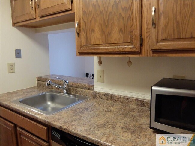 Building Photo - 4906 Ravens Crest Dr