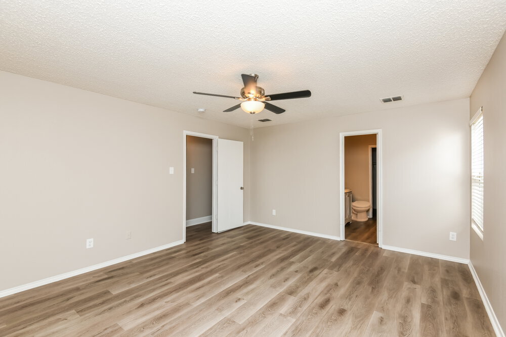 Building Photo - 4308 Meadowknoll Dr