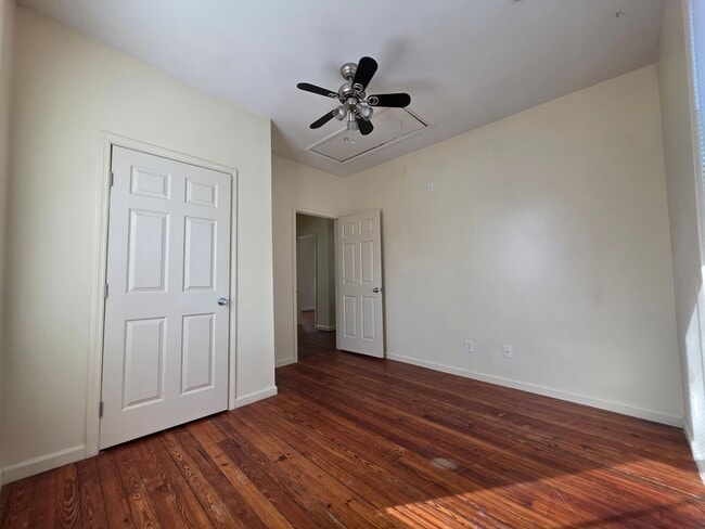 Building Photo - 1102 E 33rd St