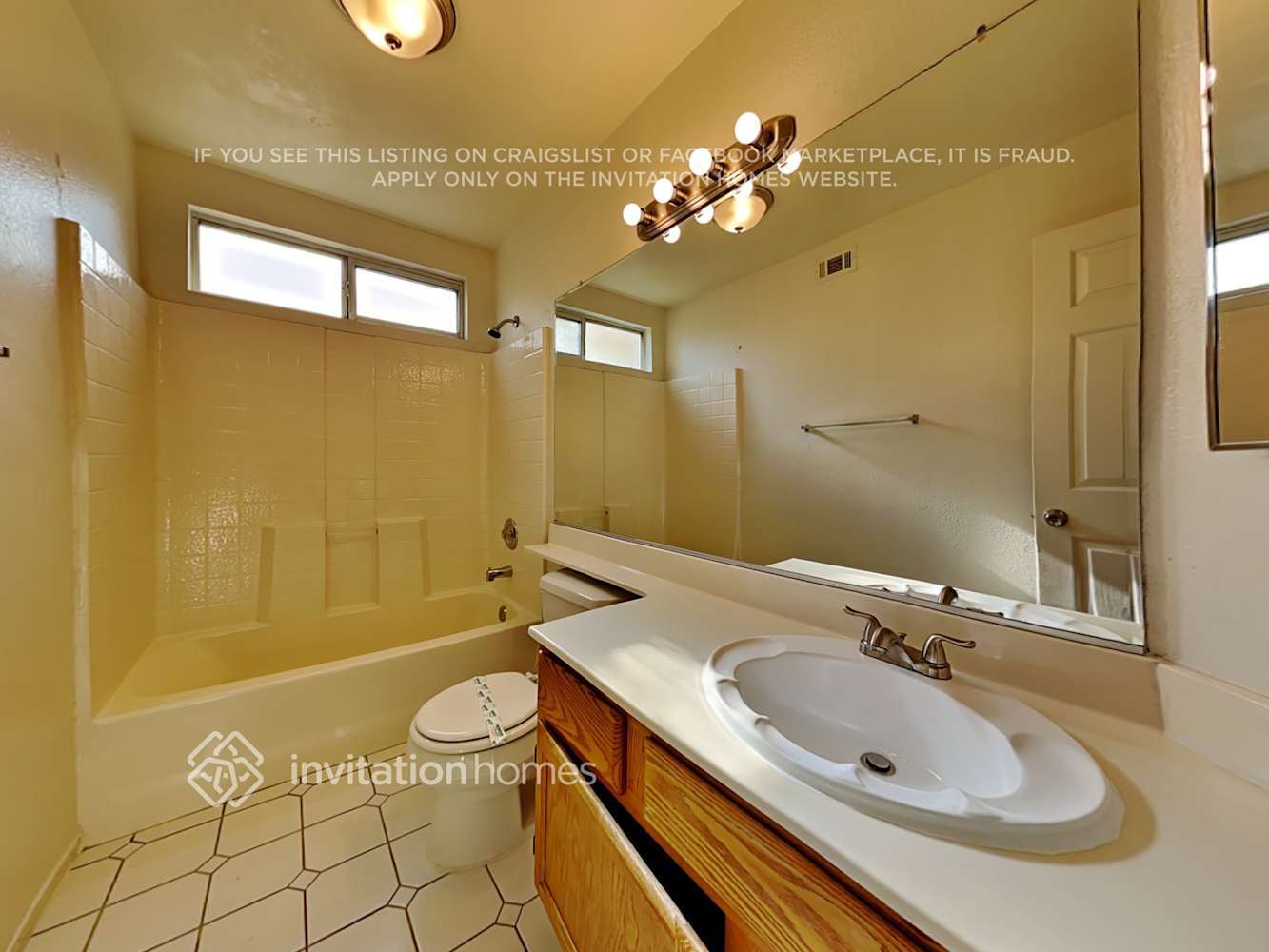 Building Photo - 40122 Denham Dr