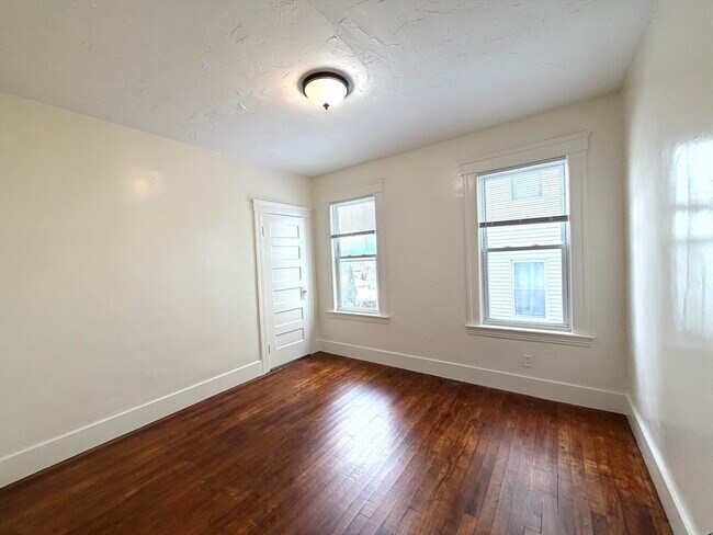 Building Photo - 8 Almont Ave