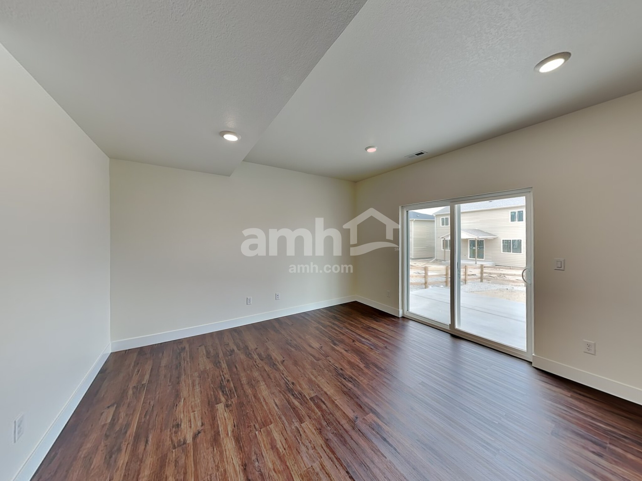 Building Photo - 3939 Ryedale Wy