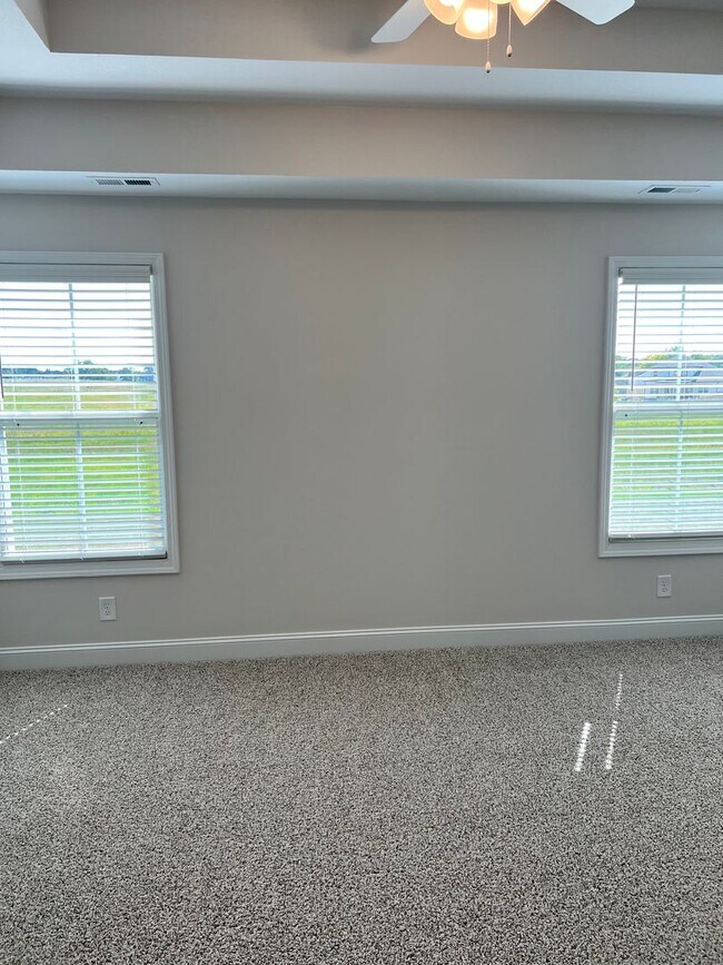 Building Photo - Brand New Three Bedroom in Cherry Acres