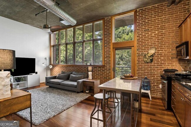 Building Photo - 640 Glen Iris Dr NE