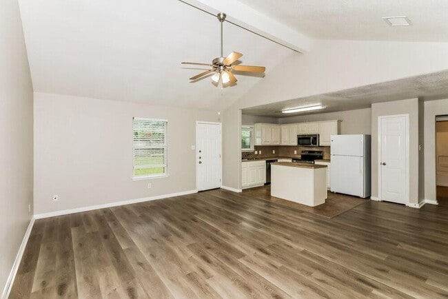 Building Photo - 29114 Red River Loop