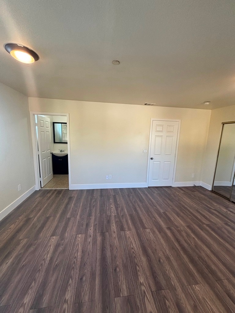 Building Photo - 123 E 88th St