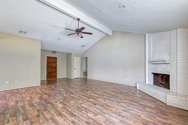 Building Photo - 923 Mayweather Ln