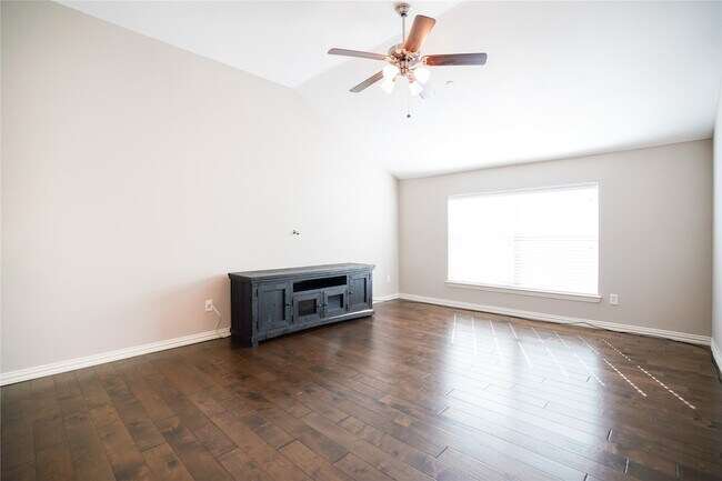 Building Photo - 4650 Penelope Ln