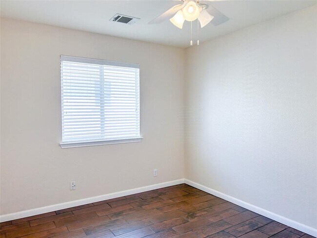 Building Photo - 311 Pentire Way