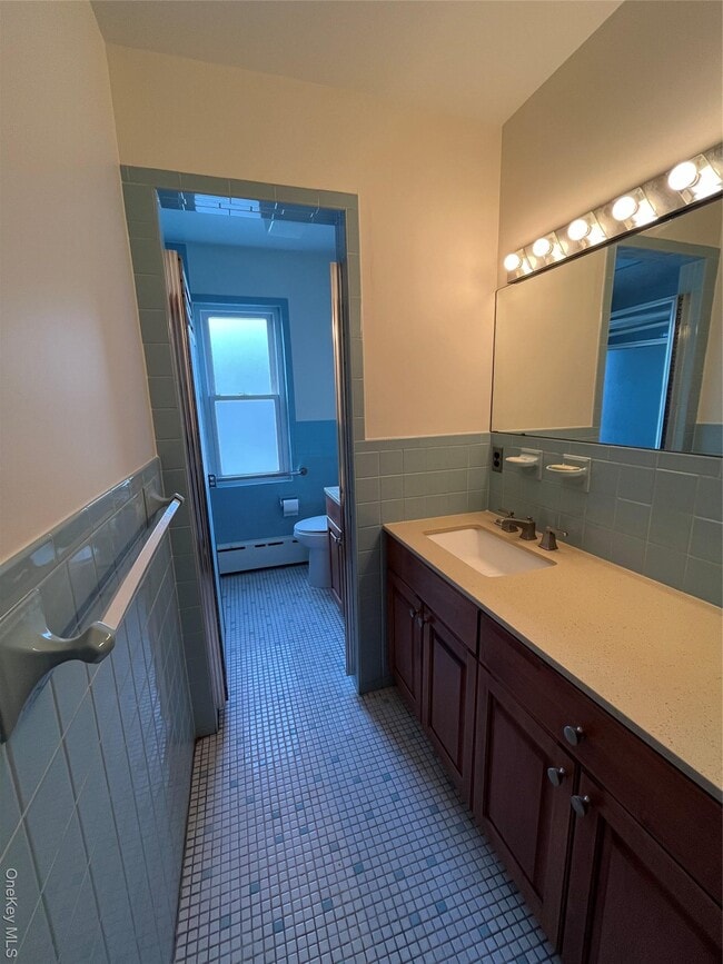 Building Photo - 72 Bowman Ave