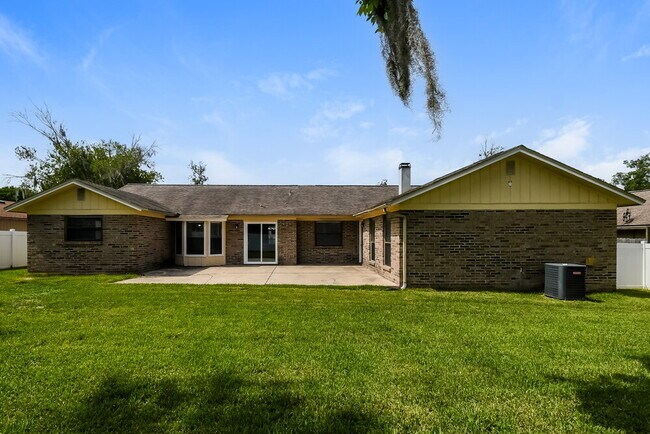 Building Photo - 460 Kevin Dr