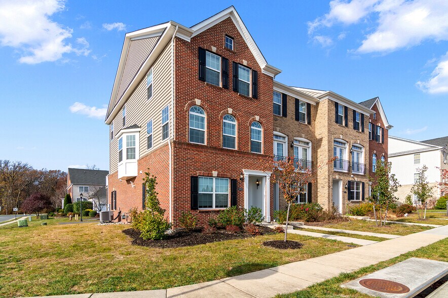 Building Photo - 23149 Dunlop Heights Ter