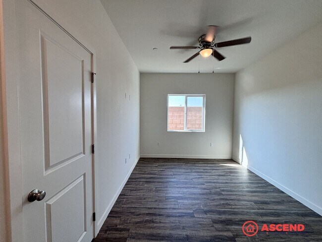 Building Photo - 6012 Curvy Hills Dr