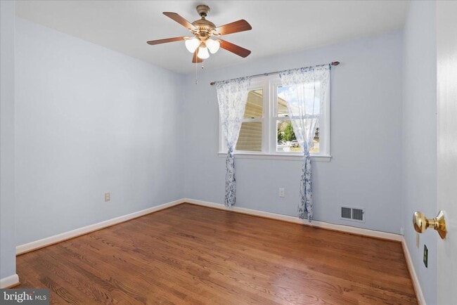 Building Photo - 3838 Glenbrook Rd