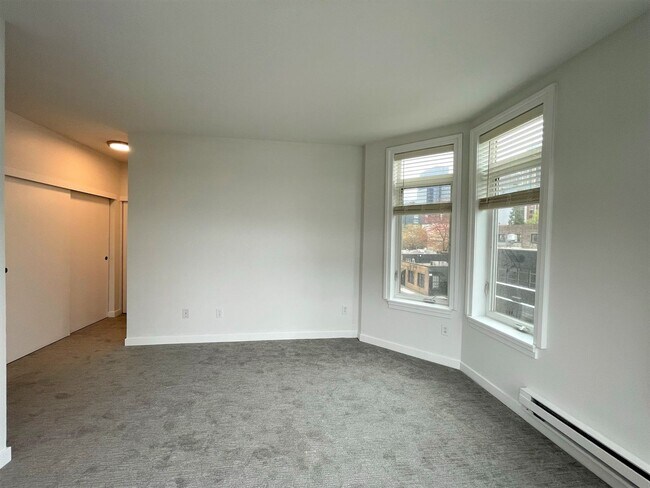 Building Photo - 2bd/1.75ba Seattle Condo