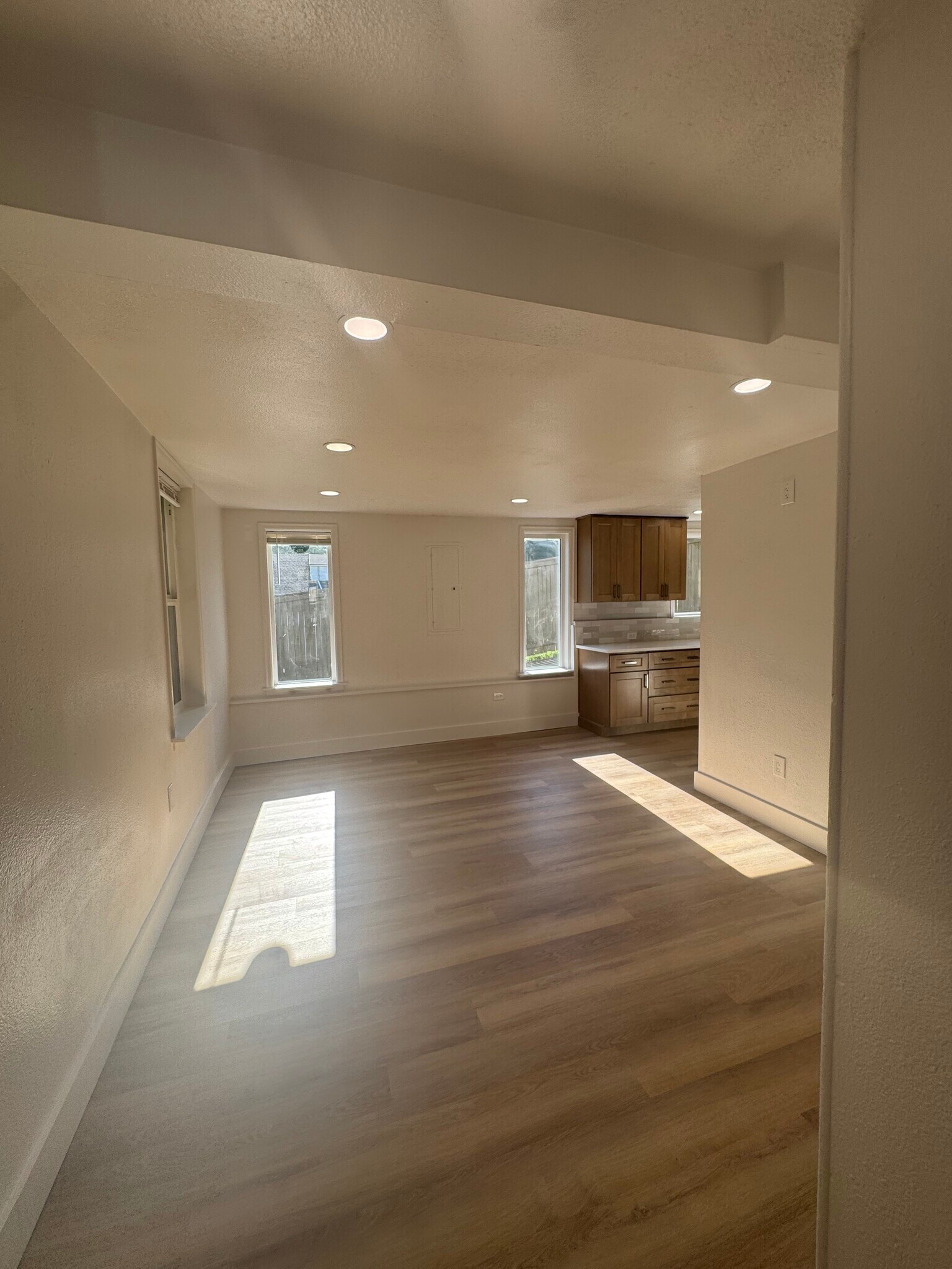 Living room - 3948 S Brandon St