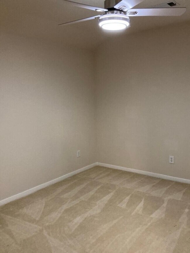 Building Photo - 2322 Trotter Dr