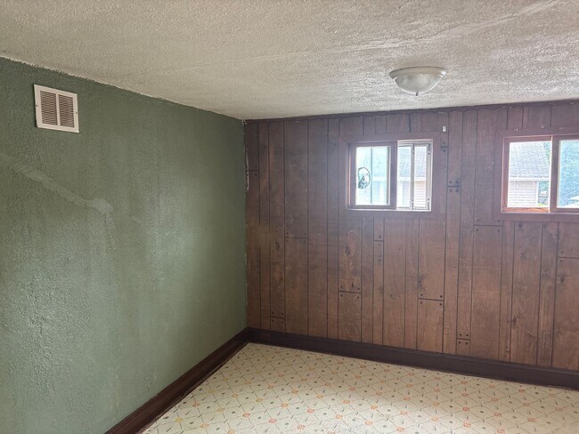 Building Photo - 376 Rockport Rd