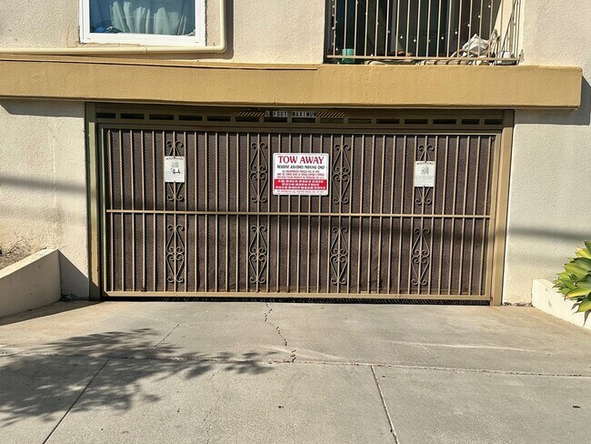 Building Photo - North Park 2bed/2bath with parking