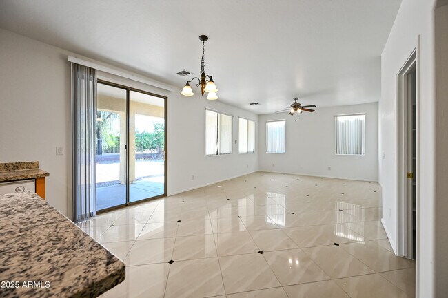 Building Photo - 1483 E Mia Ln