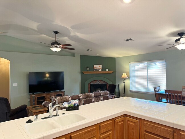 Building Photo - Spacious 3-Bedroom Home with RV Parking & Boat-Deep Garage