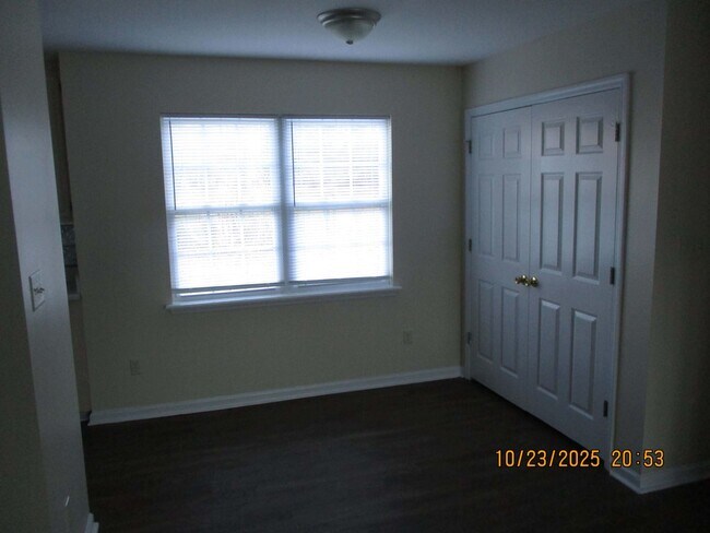 Building Photo - 103 Ducker Ct