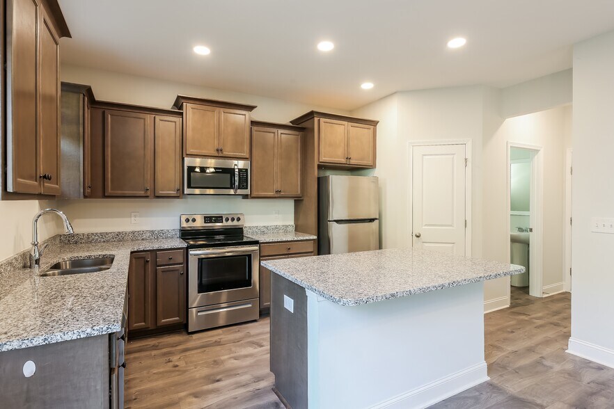 Building Photo - 208 Bosa Ln