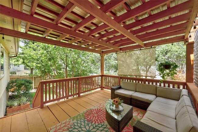 Building Photo - 4200 Canyon Glen Cir