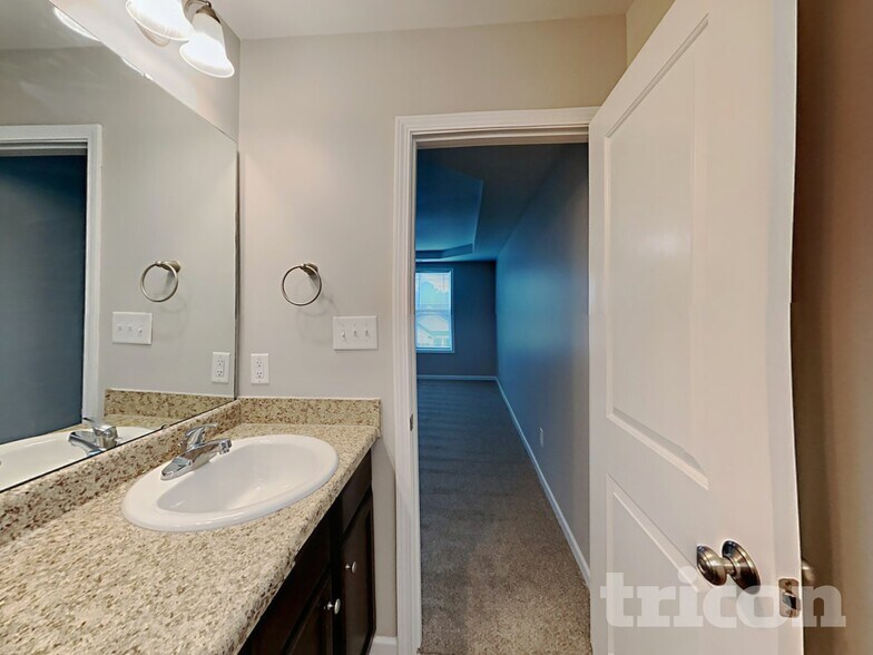 Building Photo - 496 Sherrill Farm Dr