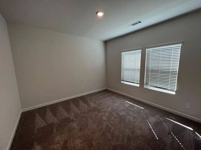 Building Photo - 2027 tear lane