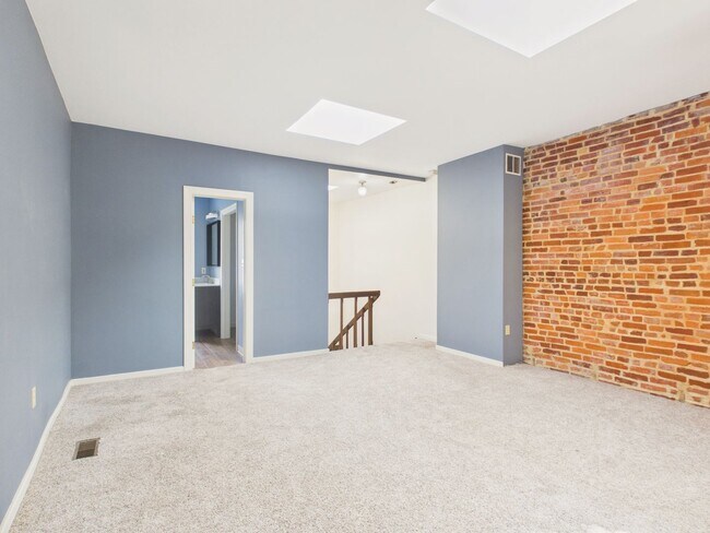 Building Photo - 204 Hamilton St