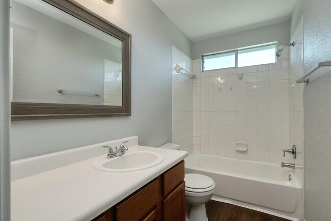 Building Photo - 14312 Cummins Way