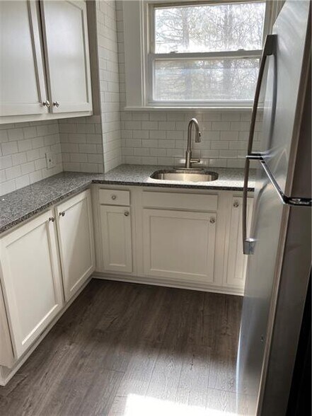 Updated kitchen - 304 Cornell Ave