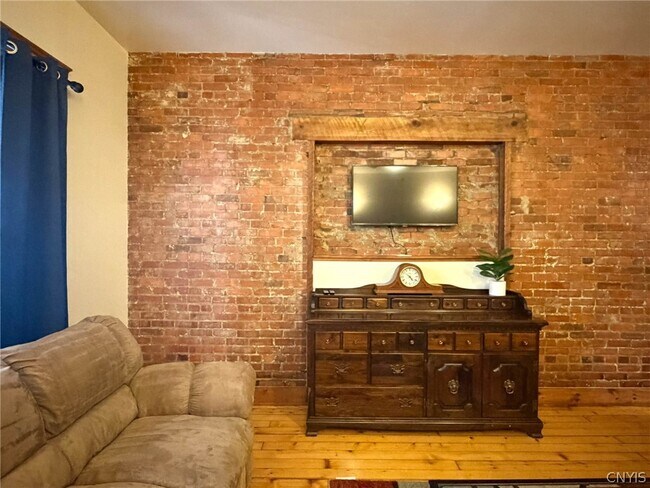 Building Photo - 1017 White Pl