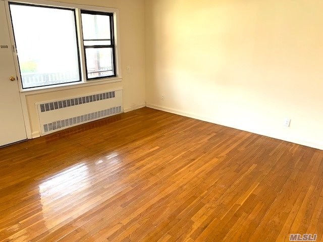 Building Photo - 415 W Broadway