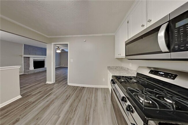 Building Photo - 8030 Sumit Creek Dr NW