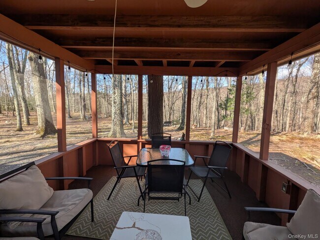 Building Photo - 37 Hill Rd