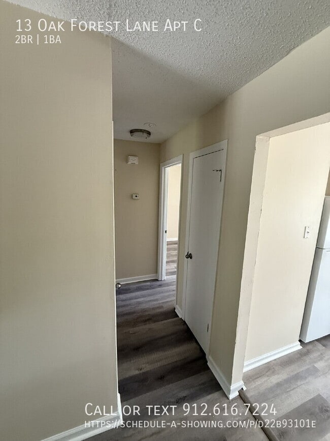 Building Photo - 13 Oak Forest Ln