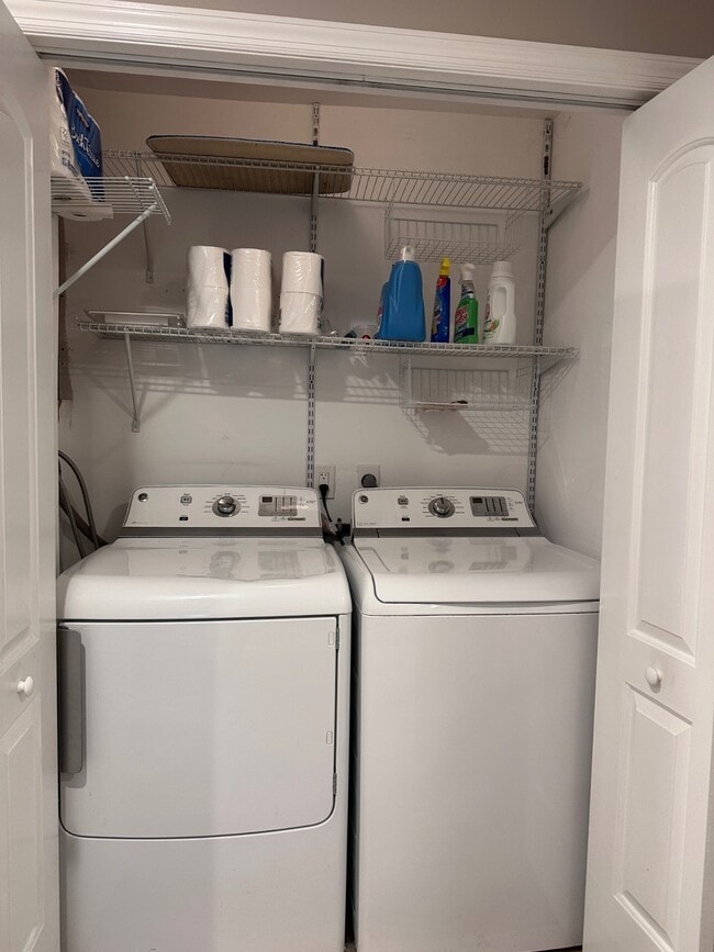 Building Photo - 107 Fairview Ave