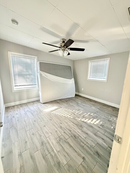 Building Photo - 1063 Lillian St