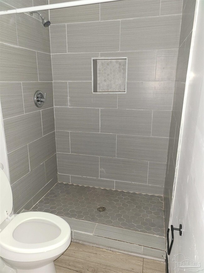 Building Photo - 701 Armenia Dr
