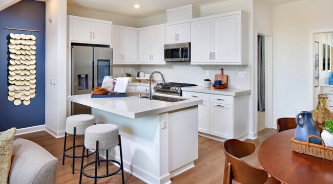 Building Photo - Large new home in desirable South Bay Epoc...