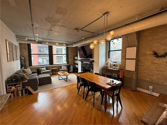 Building Photo - 411 W Ontario St